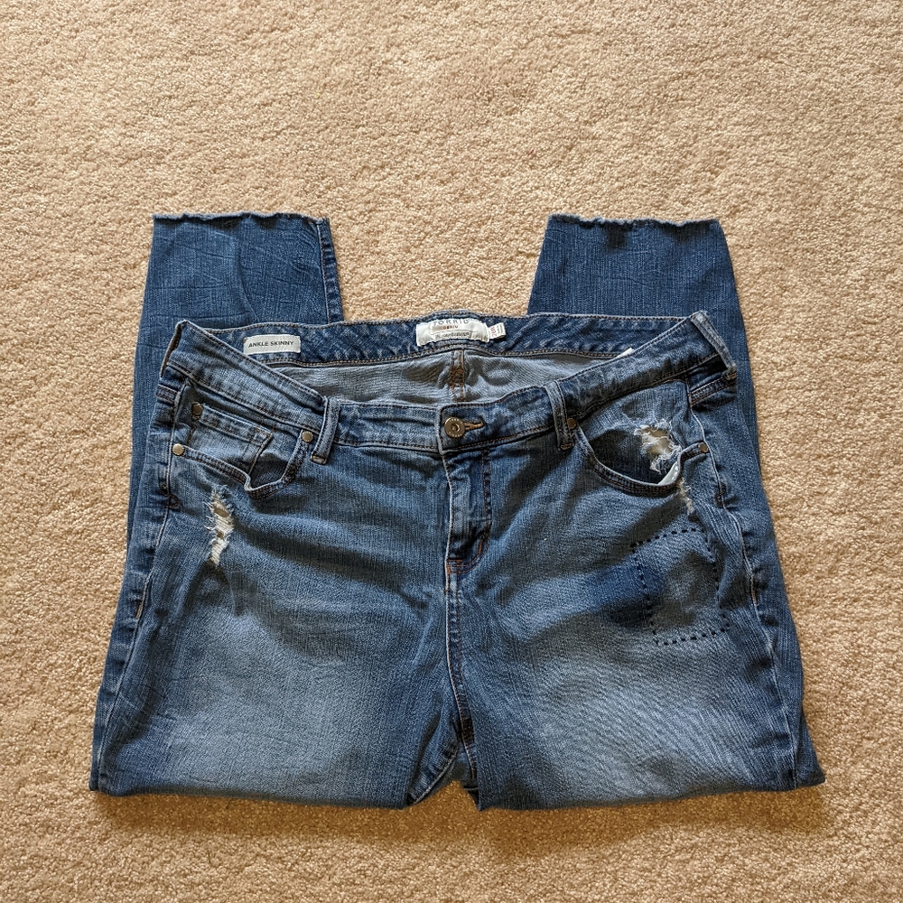 Torrid Ankle Skinny distressed denim jeans